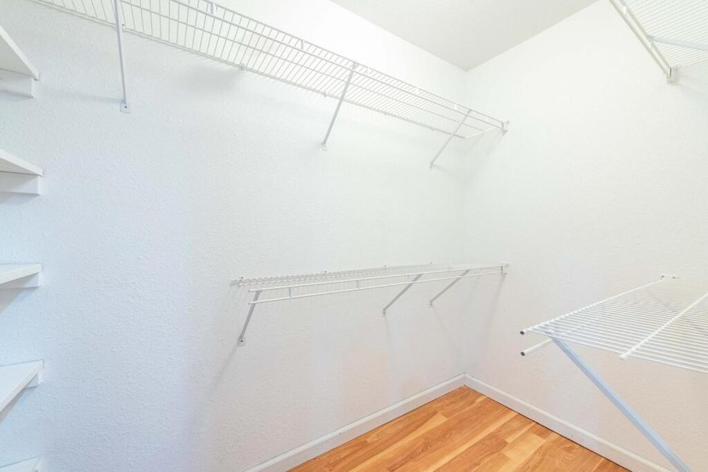 Spacious 4 Bedroom 3.5 Bathroom Residential *