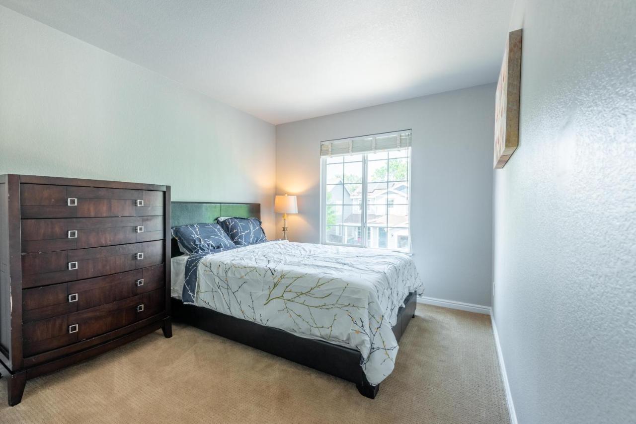 Spacious 4 Bedroom 3.5 Bathroom Residential Denver