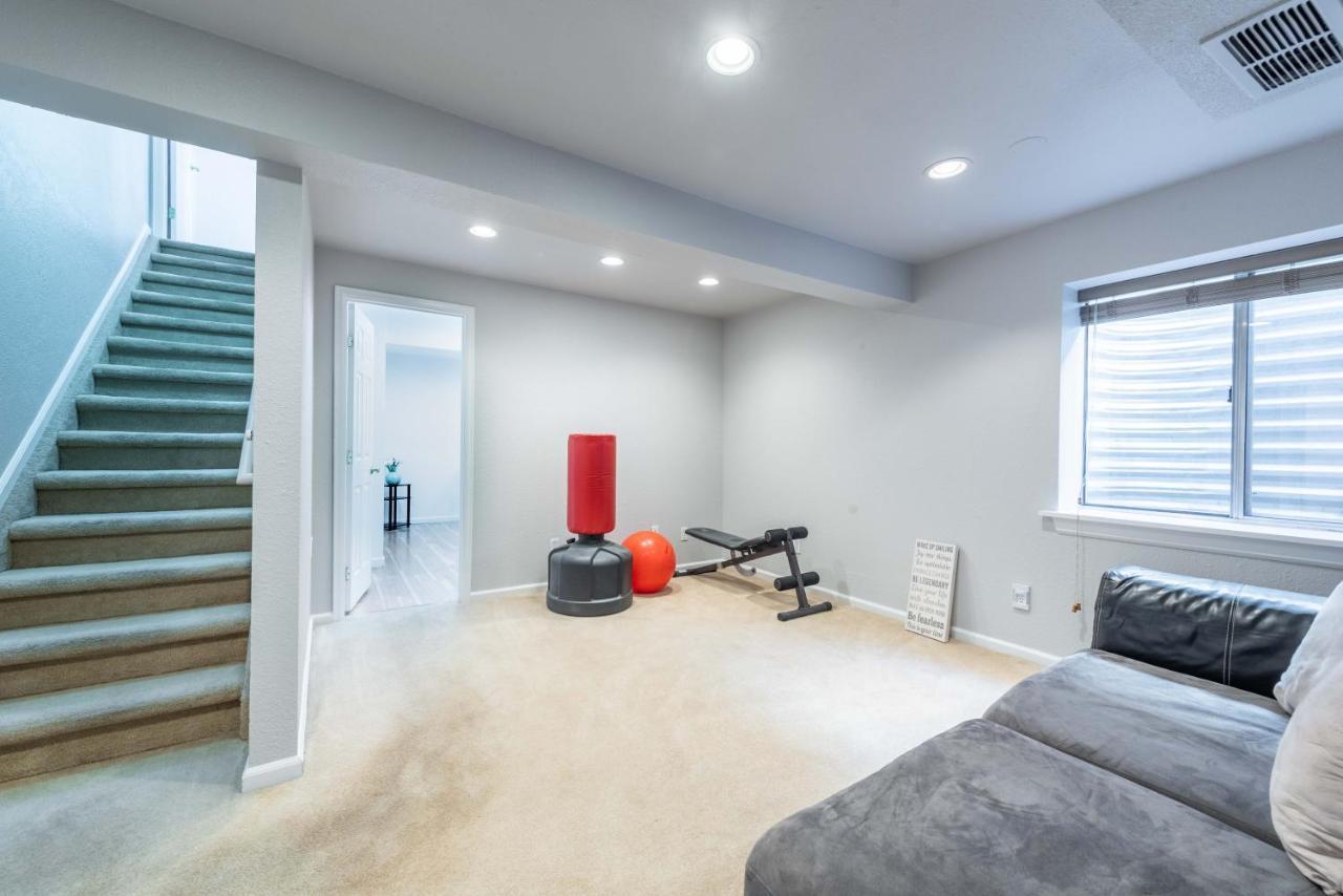 Spacious 4 Bedroom 3.5 Bathroom Residential Denver